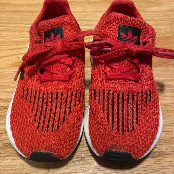 Toddler Adidas Red/Black Iconic 3 stripe running sneaker, size 9 - Picture 8 of 10